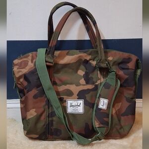 Herschel Supply Company Camouflage Baby Bag